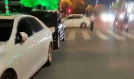 停车爆料视频,视频揭露惊人瞬间