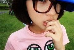 近期网红吃瓜戴眼镜女的,揭秘网络现象背后的真相