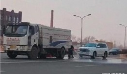 长春爆料环卫车视频大全,视频大全展现城市清洁力量